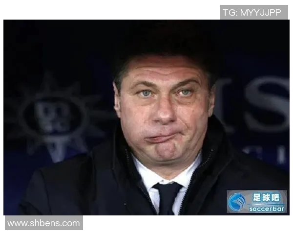 日本足球明星车内大脱身事件引发媒体热议与粉丝关注